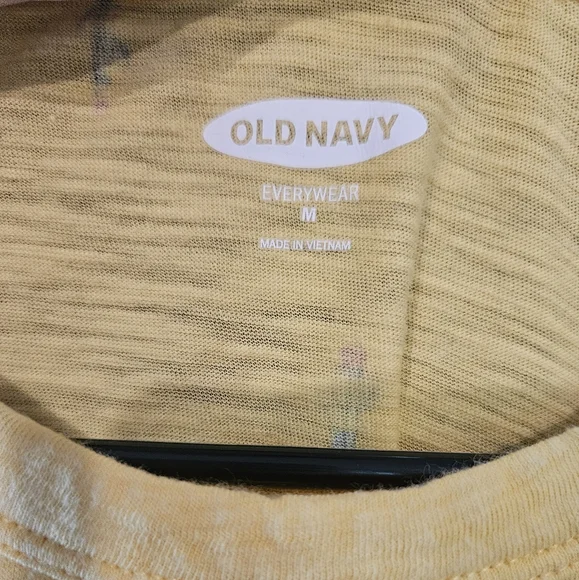 Old Navy Yellow Cactus Pattern Everywear Cotton T-shirt - Picture 4 of 5